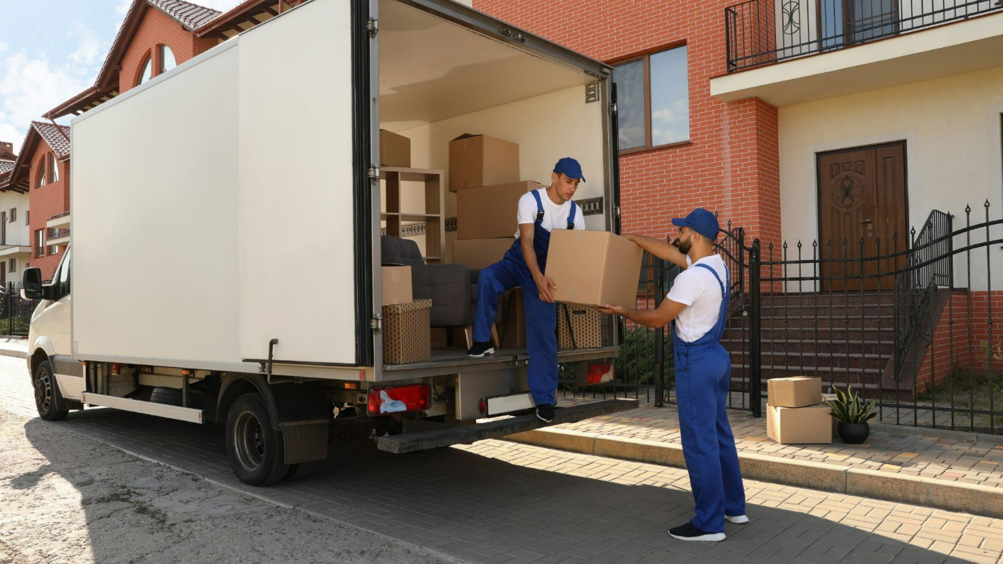 Finding the Best Moving Truck for a Safe and Efficient Move with Safe Ship Moving Services